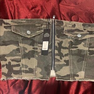Fashion Nova Plain Sight Camo Tube Top (Size L)